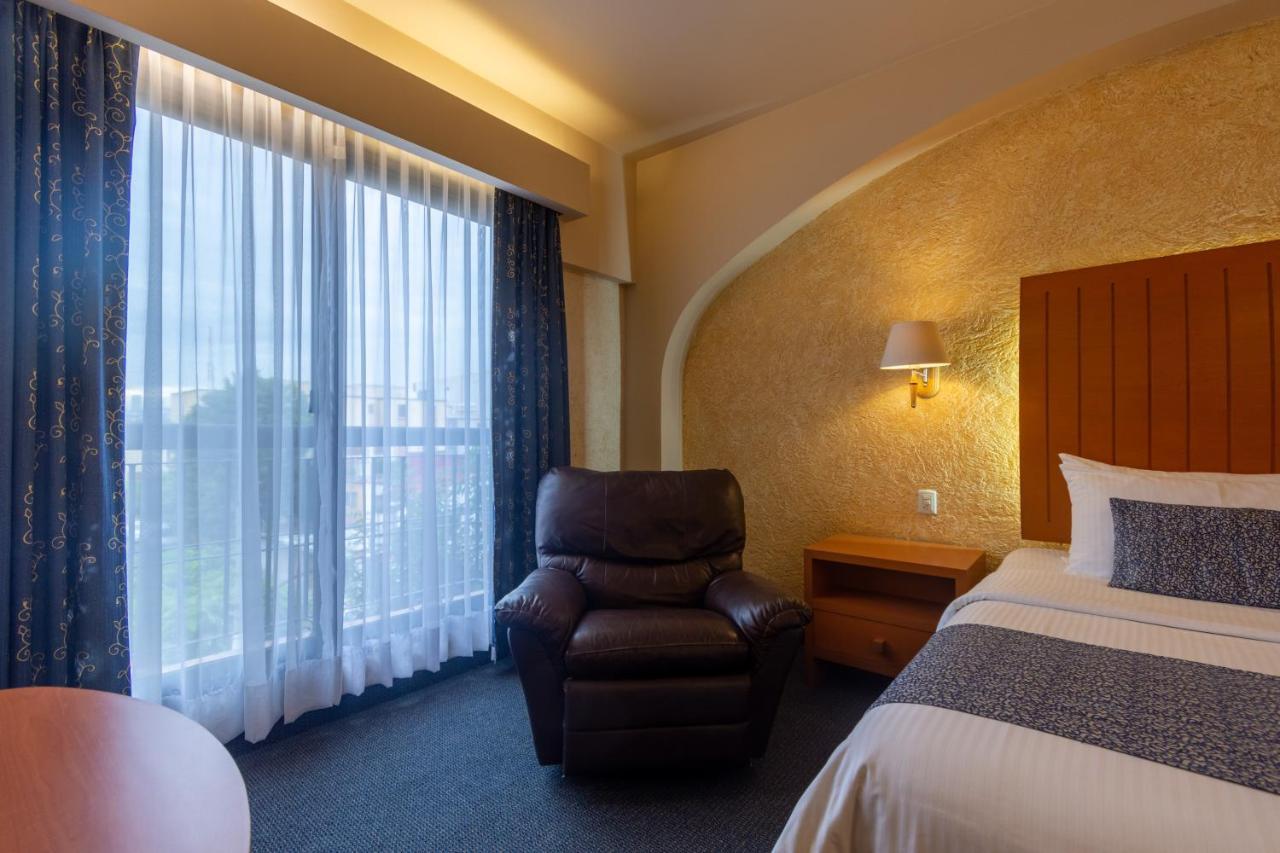 Hotel Flamingo Inn เกเรตาโร ภายนอก รูปภาพ